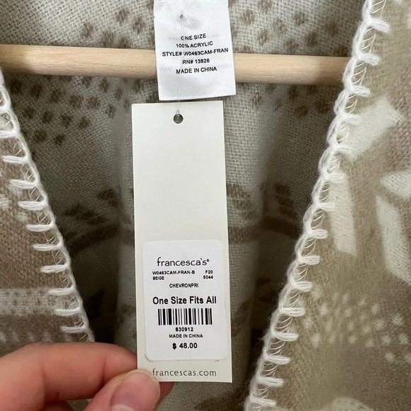 Francesca’s • Leslie Chevron Fringe Shawl - Picture 8 of 8